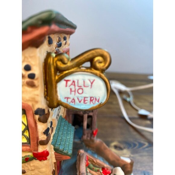 Vintage Christmas Streets Tally Ho Tavern 1999 Santas Village Ceramic Decoration - Picture 10 of 15